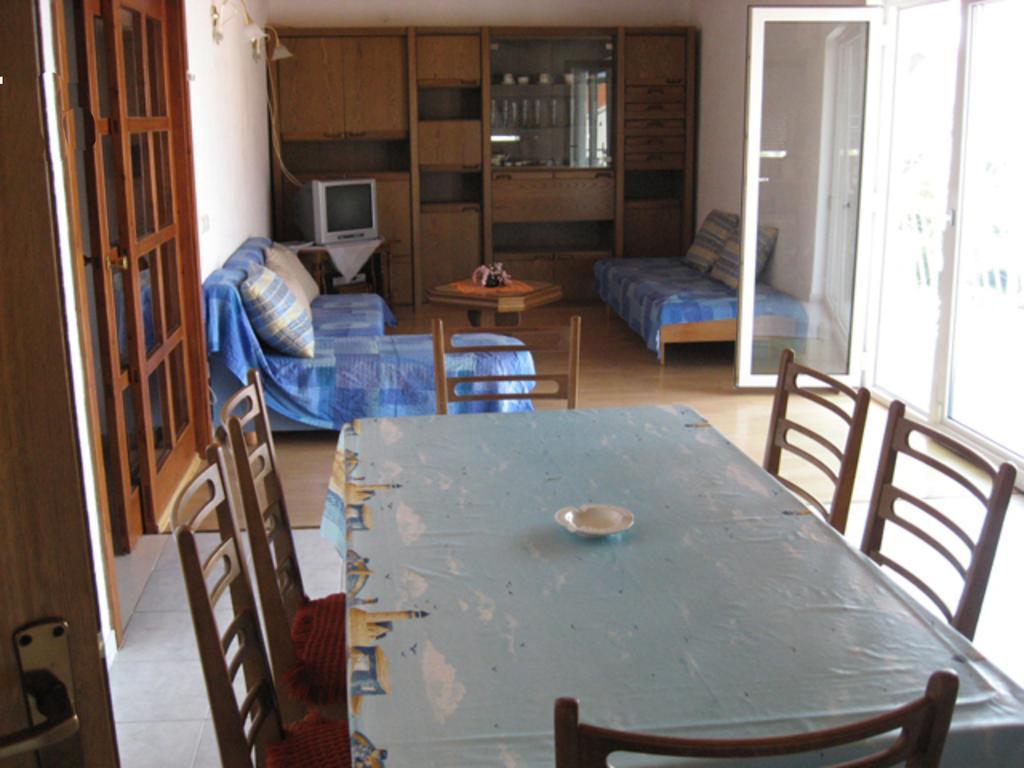Apartments Bilic Nemira โอมิช ภายนอก รูปภาพ